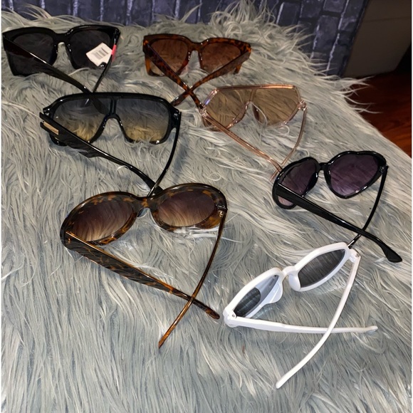 7 Pairs of FASHION SUNGLASSES 2 NWTs 5 GUC Aviators/Heart/Round BUNDLE - Picture 8 of 13